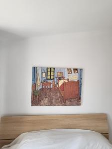 Postel nebo postele na pokoji v ubytování Sunflower maisonette with attic