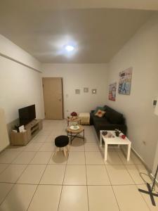 Televisyen dan/atau pusat hiburan di Athina’s apartment