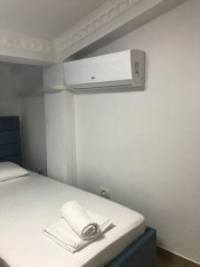 Postel nebo postele na pokoji v ubytování Apartment Elbasan city center 2