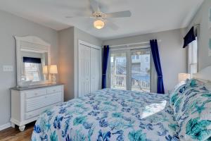 Postel nebo postele na pokoji v ubytování 1771 - Goin Coastal by Resort Realty