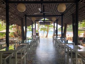 Restaurace v ubytování Playa La Caleta Bataan