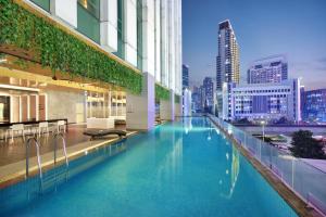 Bazén v ubytování JS Luwansa Hotel & Convention Center nebo v jeho okolí