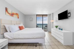 Romantic Oceanfront Studio Escape w Perfect View 1212