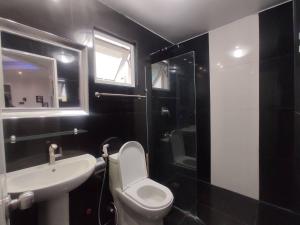 Koupelna v ubytování 2BR condo at Kandi tower 2