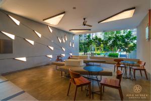 The lounge or bar area at Sentral Suites Kuala Lumpur, Five Senses