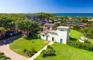 an aerial view of a house with a yard at Gitavillage California in Montalto di Castro