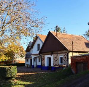 The building in which the holiday home is located