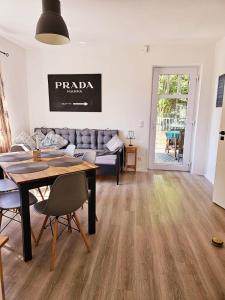 Dining area sa apartment