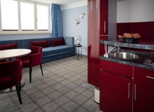 Kuchyň nebo kuchyňský kout v ubytování Hotel König Ludwig II