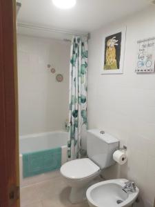 Kúpeľňa v ubytovaní Casa María, ático con vistas y parking + 15 fotografií
