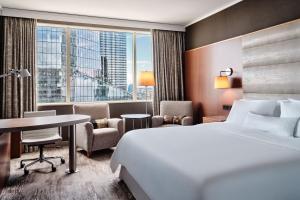 Posteľ alebo postele v izbe v ubytovaní The Westin Warsaw