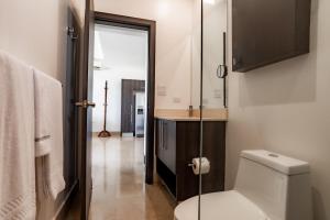 Bagno di Roble Sabana 404 Luxury Apartment Adults Only - Reserva Conchal