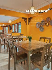 En restaurant eller et spisested på Chất Homestay