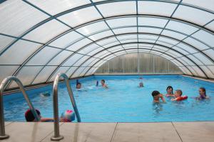 Der Swimmingpool an oder in der Nähe von Piramida I