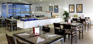 Un restaurante o sitio para comer en La Estación