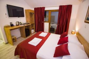 Postel nebo postele na pokoji v ubytování Villa Deny Mostar - with free parking