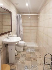 Koupelna v ubytování VibesMuxía- Casa Rural Castelo