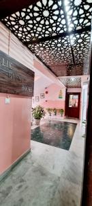 Bazén v ubytování Malik Guest House nebo v jeho okolí