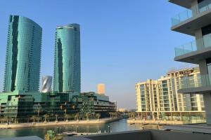 Afbeelding uit fotogalerij van Cloud9 Waterfront Luxury Condo in Manamah