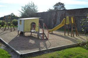 Herní místnost nebo prostor pro děti v ubytování Domaine de l'Aumône