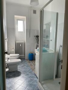 Kúpeľňa v ubytovaní Il Vinile - Appartamento Rivoli centro - box auto incluso