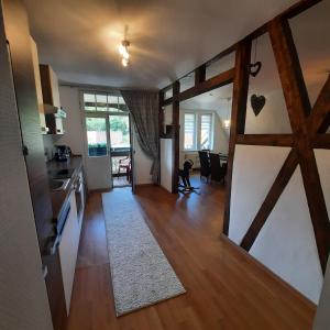 Kuchyň nebo kuchyňský kout v ubytování FeWo in Ilsenburg Waldblick, schöne Aussicht
