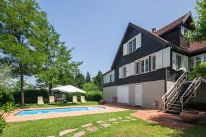 Πισίνα στο ή κοντά στο Casina delle Fate by VacaVilla