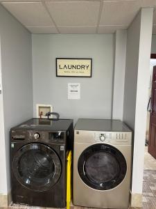 Fotografie z fotogalerie ubytování Travellers Inn Fredericton NB v destinaci Waasis