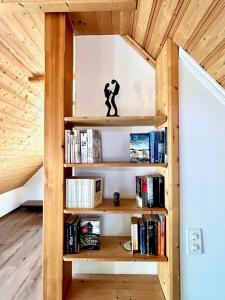 Die Bibliothek in der Ferienwohnung