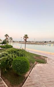 Afbeelding uit fotogalerij van درة العروس - شاطيء الحالمة - شاطيء صالح للسباحة - شاليه فاخر in Durat Alarous