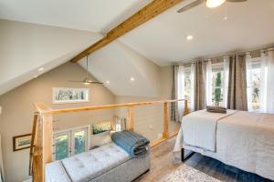 A bed or beds in a room at West Atlanta Craftsman Studio with Front Yard!