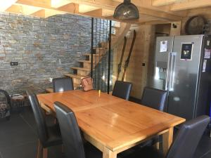 Kuchyň nebo kuchyňský kout v ubytování CHALET R & R
