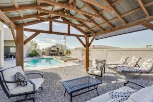 Πισίνα στο ή κοντά στο Private Pool and Hot Tub Lake Havasu City Gem!