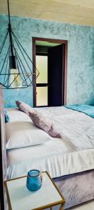 Billede fra billedgalleriet på Beautiful villa with private pool near sea i Baška