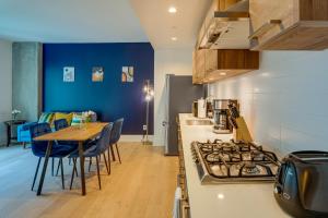 San Francisco Condo Less Than 1 Mi to Union Square!的厨房或小厨房