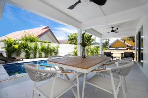 Patio nebo venkovní prostory v ubytování Private Pool Villa Rawai beach