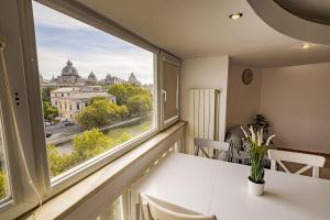 Φωτογραφία από το άλμπουμ του Old City Center River View-4BR-Parliament-Metro-Park στο Βουκουρέστι