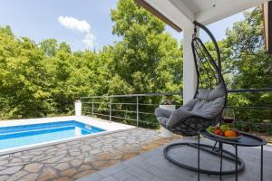 Bazén v ubytování Holiday Home Rea nebo v jeho okolí