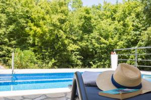 Bazén v ubytování Holiday Home Rea nebo v jeho okolí