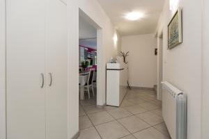 Kuchyň nebo kuchyňský kout v ubytování Holiday Home Rea