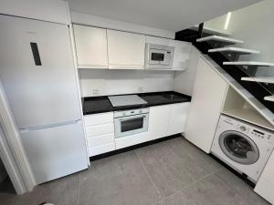 Kuchyň nebo kuchyňský kout v ubytování Apartamento tipo Dúplex - NO SE ADMITEN MASCOTAS, NO PETS
