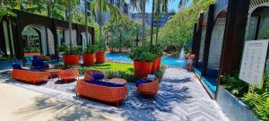 Zahrada ubytování Hua Hin Top Floor View Condo Walk to Beach & Cicada La Habana หัวหิน คอนโดชั้นบนสุด วิวดี ใกล้ทะเล ติดตลาดซิเคด้า ลาฮาบาน่า