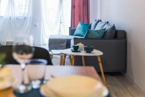 Posedenie v ubytovaní Apartament w Kamienicy na Kłodzkiej