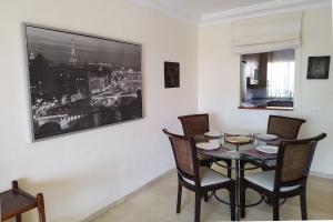 Posedenie v ubytovaní Apartamento Puertosol