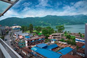 Hotel Lake Himalaya dari pandangan mata burung