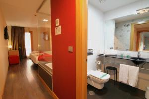 Koupelna v ubytování ELE Enara Boutique Hotel