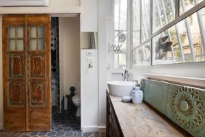 Radiant 2BR Apt 5 Min Walk from Beach in Tel Aviv with Shelter by Sea N' Rent