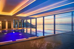Der Swimmingpool an oder in der Nähe von FIRST Avalon