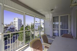 Balkón nebo terasa v ubytování Flat with Balcony 5 min to Omi Beach