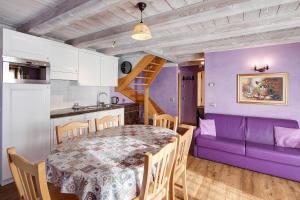 Kuchyň nebo kuchyňský kout v ubytování Chalet Picchio Quadrilocale